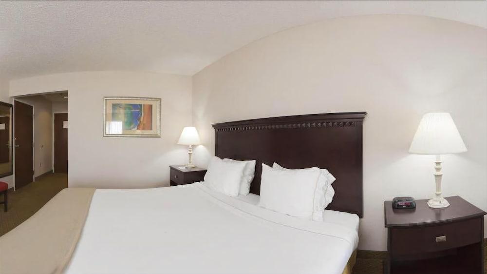 Holiday Inn Express Hotel & Suites Kinston By Ihg Exterior foto